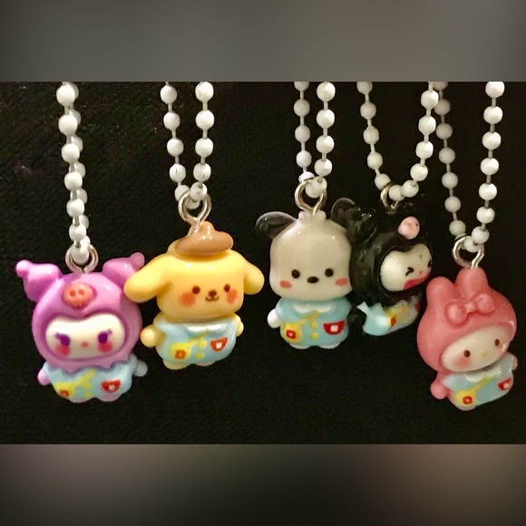 Set of 5 Hello Kitty and Friends Cartoon Characters Adorable Charm Accessories - Picture 2 of 3